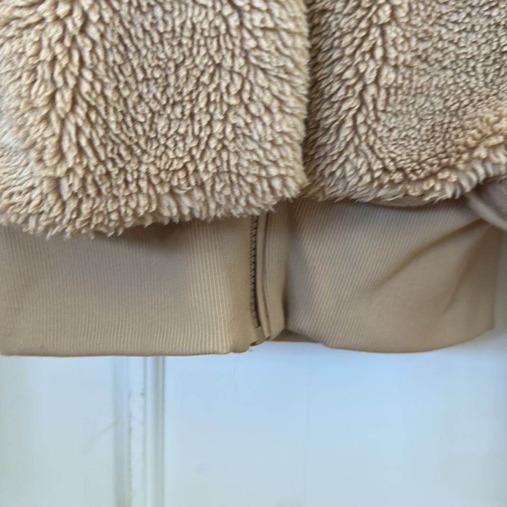 Foxy Sherpa camel jacket ALO removable hood xs - Picture 8 of 10